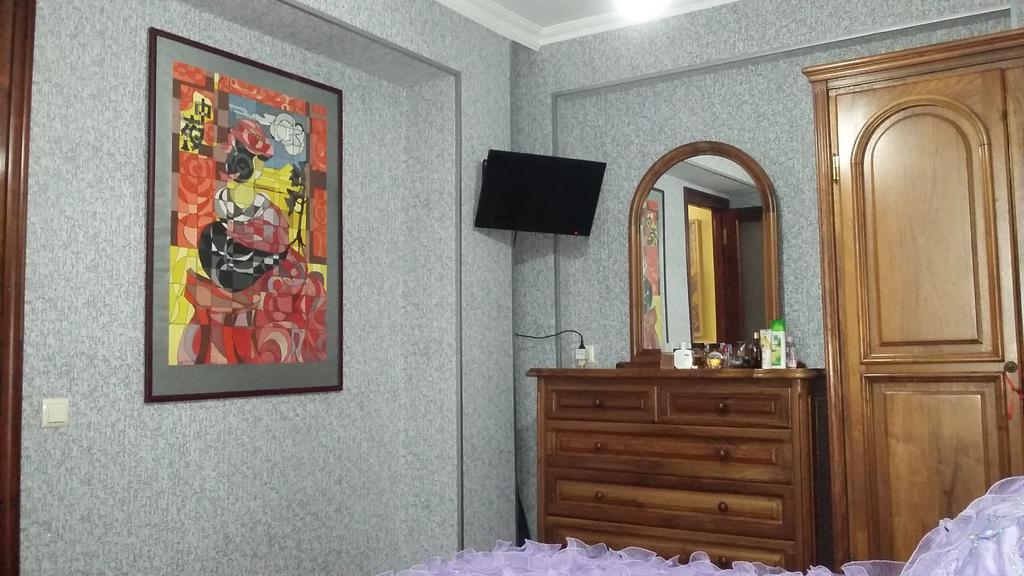 Lika'S Apartment Батуми Экстерьер фото