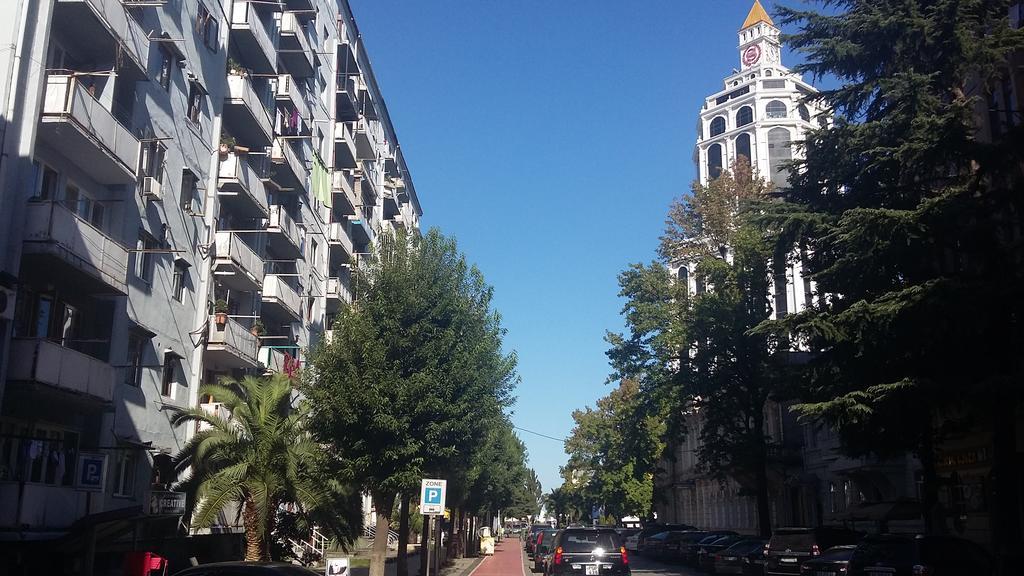 Lika'S Apartment Батуми Экстерьер фото